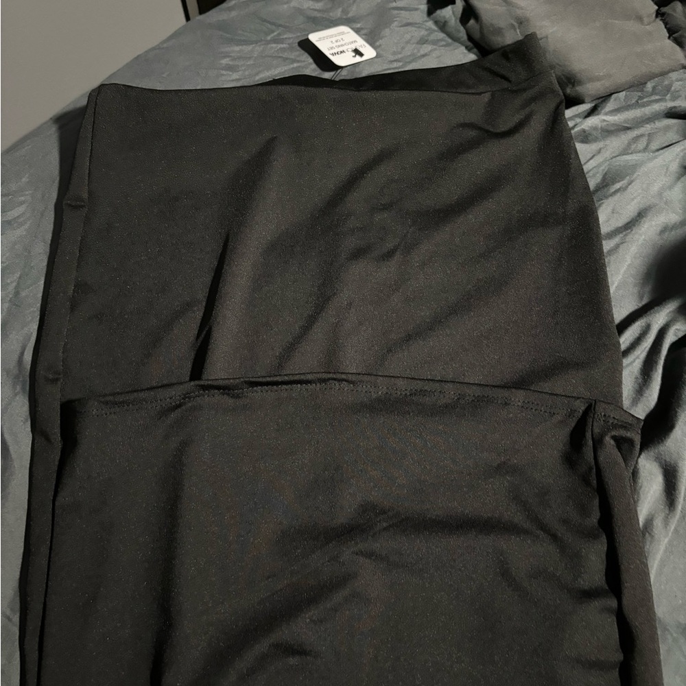 black long fitted skirt